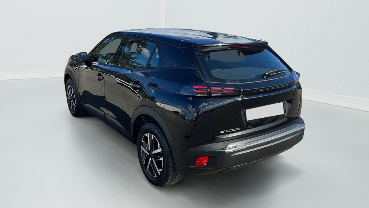Peugeot e-2008 4
