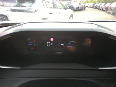 Peugeot 2008 NOUVEAU Hybrid 145 e-DCS6 Allure