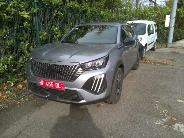 Peugeot2008 NOUVEAUHybrid 145 e-DCS6 Allure