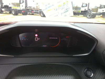 Peugeot 2008 NOUVEAU Hybrid 145 e-DCS6 Allure