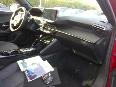 Peugeot 2008 NOUVEAU Hybrid 145 e-DCS6 Allure