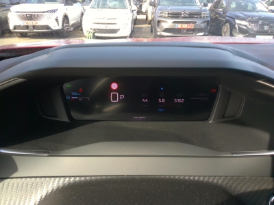 Peugeot 2008 NOUVEAU Hybrid 145 e-DCS6 Allure