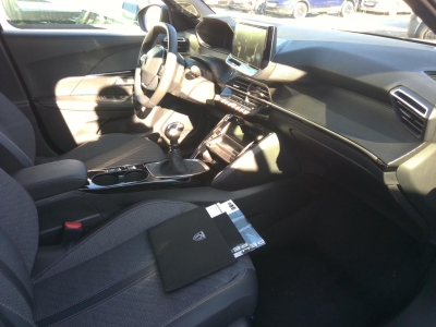 Peugeot 2008 NOUVEAU 100 S&S BVM6 Allure