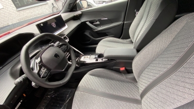 Peugeot 2008 Hybrid 145 e-DCS6 Allure