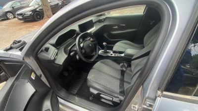 Peugeot 208 100 S&S BVM6 Allure