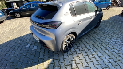 Peugeot 208 100 S&S BVM6 Allure