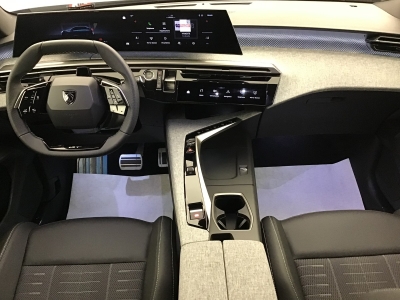 Peugeot 3008 GT HYBRID 145 e-DSC6
