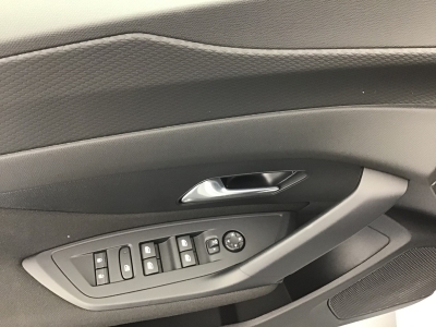 Peugeot 308 BUSINESS HYBRID 145 e-DSC6