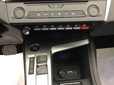 Peugeot 308 BUSINESS HYBRID 145 e-DSC6