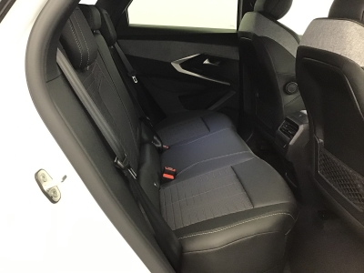 Peugeot 3008 GT HYBRID 145 e-DSC6