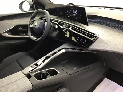 Peugeot 3008 GT HYBRID 145 e-DSC6