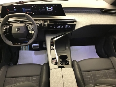 Peugeot 3008 GT HYBRID 145 e-DSC6