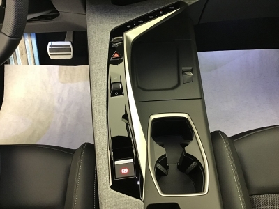 Peugeot 3008 GT HYBRID 145 e-DSC6