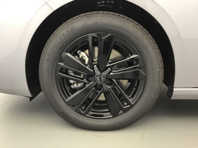 Peugeot 308 BUSINESS HYBRID 145 e-DSC6