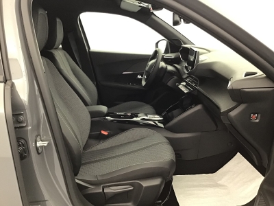 Peugeot 2008 ALLURE HYBRID 136 e-DSC6