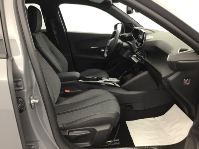 Peugeot 2008 ALLURE HYBRID 136 e-DSC6