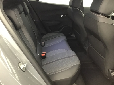 Peugeot 2008 ALLURE HYBRID 136 e-DSC6
