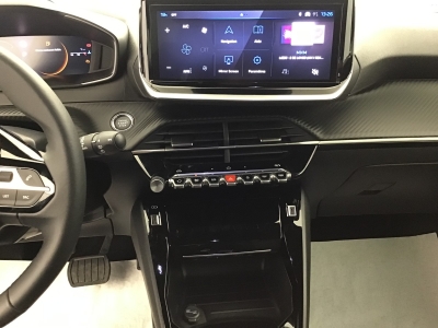 Peugeot 2008 ALLURE HYBRID 136 e-DSC6