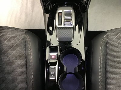 Peugeot 2008 ALLURE HYBRID 136 e-DSC6