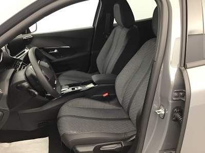 Peugeot 2008 ALLURE HYBRID 136 e-DSC6