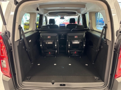 Fiat Doblo MAXI N M1 1.5 BLUEHDI 130 AT8 7PL GPS LL16 RADAR AV AR+CAM KEYLESS Qi