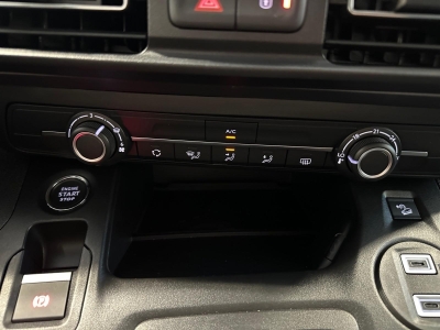 Fiat Doblo MAXI N M1 1.5 BLUEHDI 130 AT8 7PL GPS LL16 RADAR AV AR+CAM KEYLESS Qi