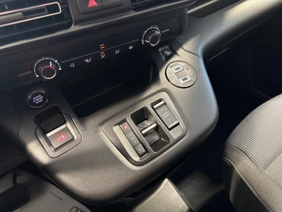 Fiat Doblo MAXI N M1 1.5 BLUEHDI 130 AT8 7PL GPS LL16 RADAR AV AR+CAM KEYLESS Qi