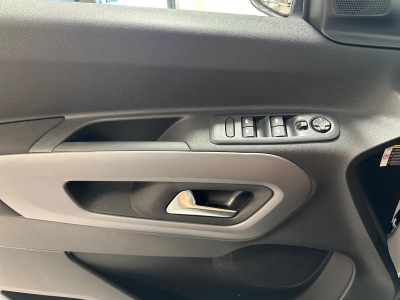 Fiat Doblo MAXI N M1 1.5 BLUEHDI 130 AT8 7PL GPS LL16 RADAR AV AR+CAM KEYLESS Qi