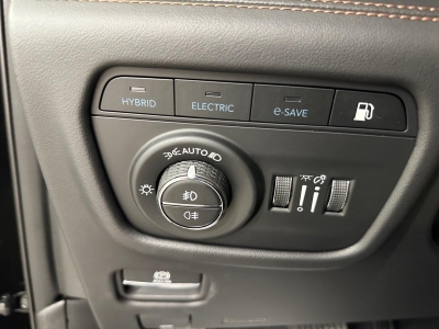 Jeep Grand Cherokee 2.0 PHEV 381 SUMMIT RESERVE CUERO TECHO GPS LL21 CAM 360 KEYLESS