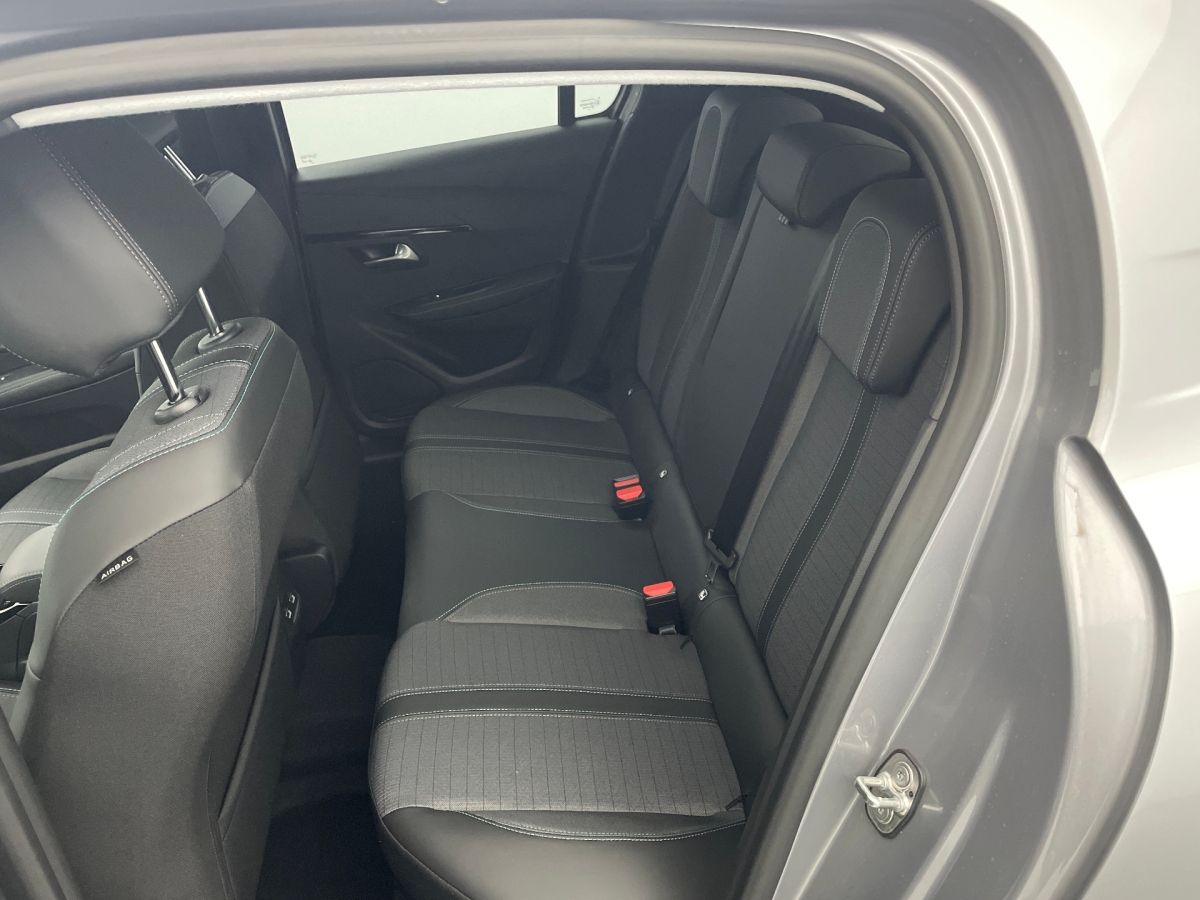 Peugeot 208 PureTech 100 S&S EAT8 Style — photo 8