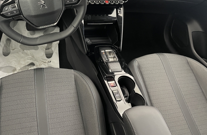Peugeot 208 PureTech 100 S&S EAT8 Style — photo 7
