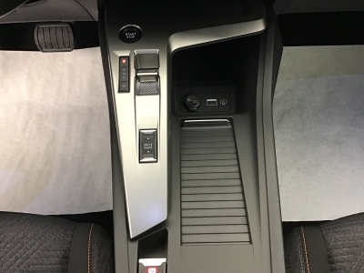 Peugeot 308 BUSINESS HYBRID 145 e-DSC6