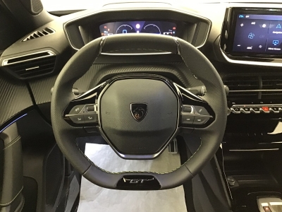 Peugeot 2008 GT HYBRID 136 e-DSC6