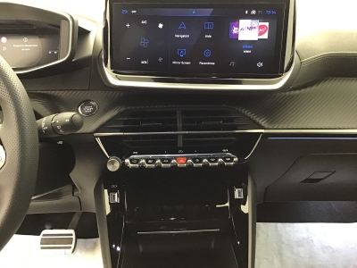 Peugeot 2008 GT HYBRID 136 e-DSC6