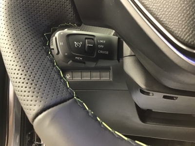 Peugeot 2008 GT HYBRID 136 e-DSC6
