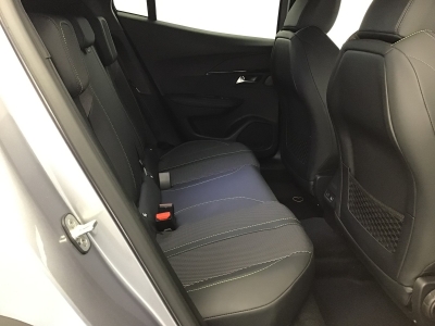 Peugeot 2008 GT HYBRID 136 e-DSC6