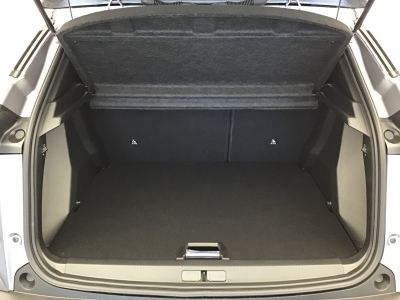 Peugeot 2008 GT HYBRID 136 e-DSC6