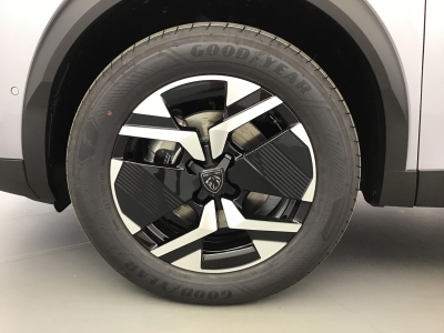 Peugeot 2008 GT HYBRID 136 e-DSC6