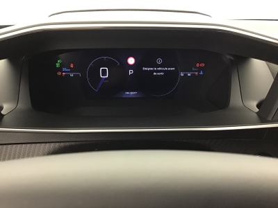Peugeot 2008 GT HYBRID 136 e-DSC6