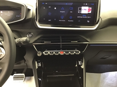 Peugeot 2008 GT HYBRID 136 e-DSC6