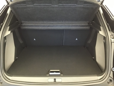 Peugeot 2008 GT HYBRID 136 e-DSC6