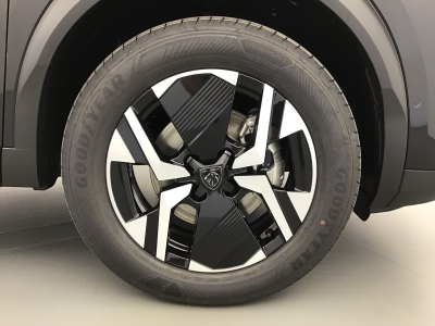 Peugeot 2008 GT HYBRID 136 e-DSC6