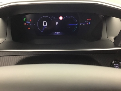 Peugeot 2008 GT HYBRID 136 e-DSC6