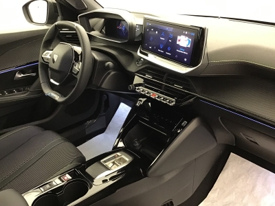 Peugeot 2008 GT HYBRID 136 e-DSC6