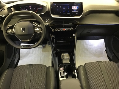 Peugeot 2008 GT HYBRID 136 e-DSC6