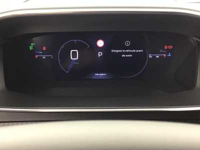 Peugeot 2008 GT HYBRID 136 e-DSC6