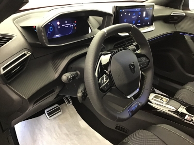 Peugeot 2008 GT HYBRID 136 e-DSC6