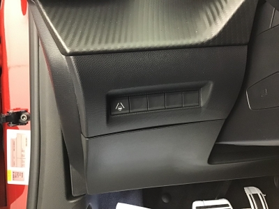 Peugeot 2008 GT HYBRID 136 e-DSC6