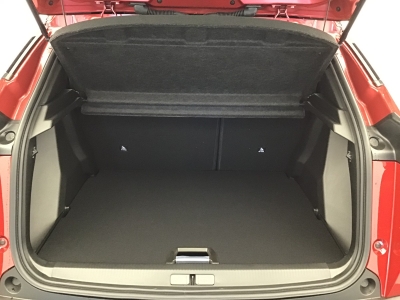 Peugeot 2008 GT HYBRID 136 e-DSC6