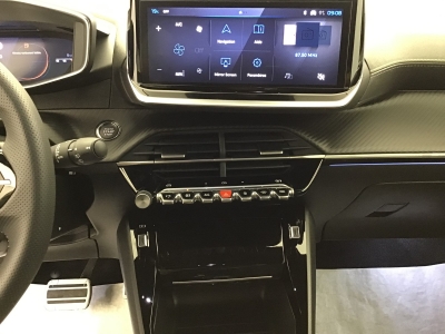 Peugeot 2008 GT HYBRID 136 e-DSC6